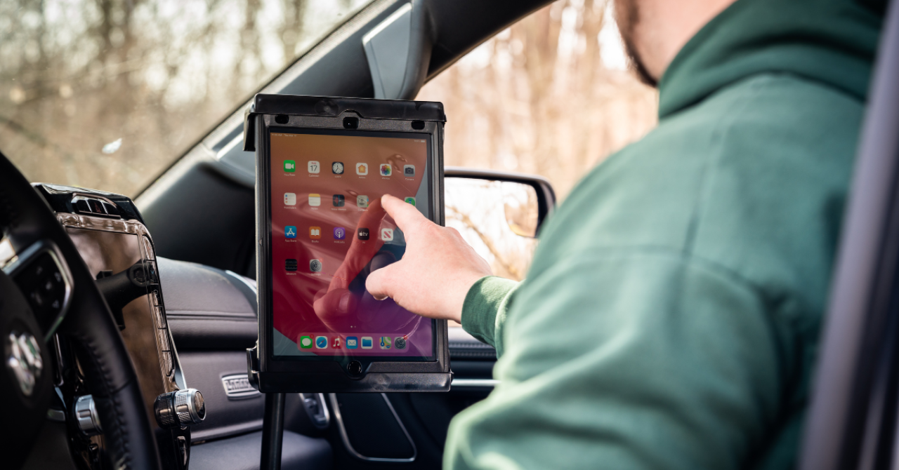 3Eye Technologies to distribute personalized phone cases and accessories from OuterFactor™.